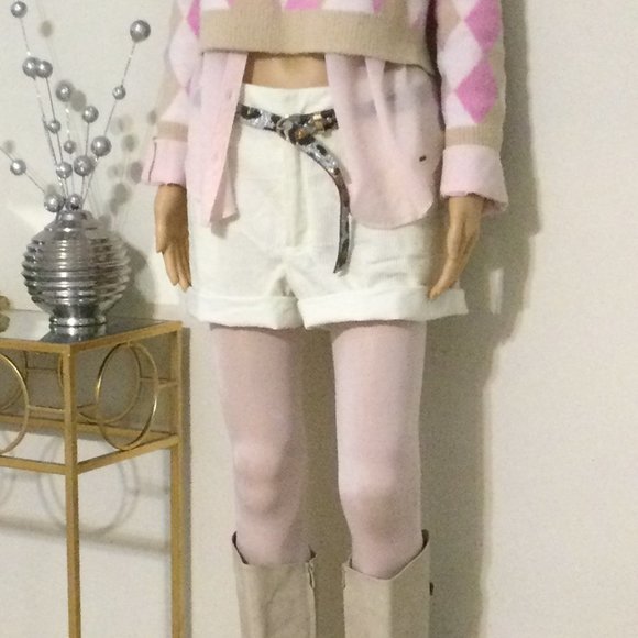 SIZE 8 WINTER WHITE CUT OFF CORDUROY SHORTS - Picture 2 of 9